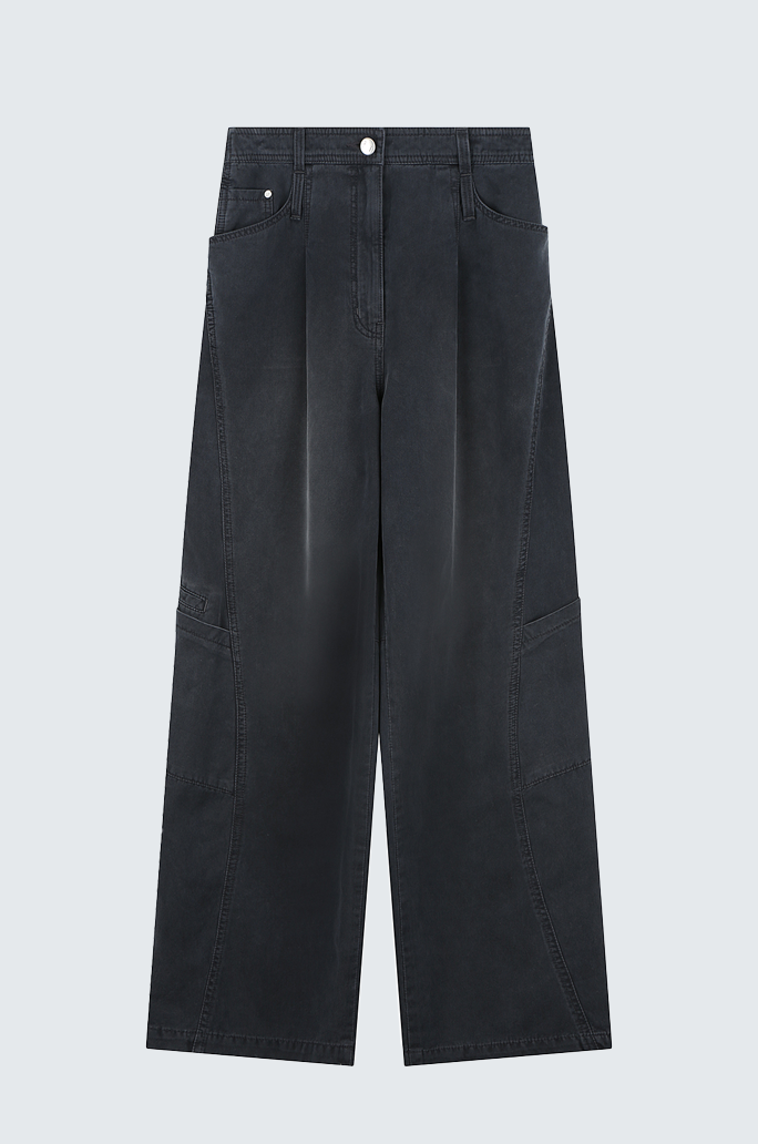 Curved Cargo Jeans