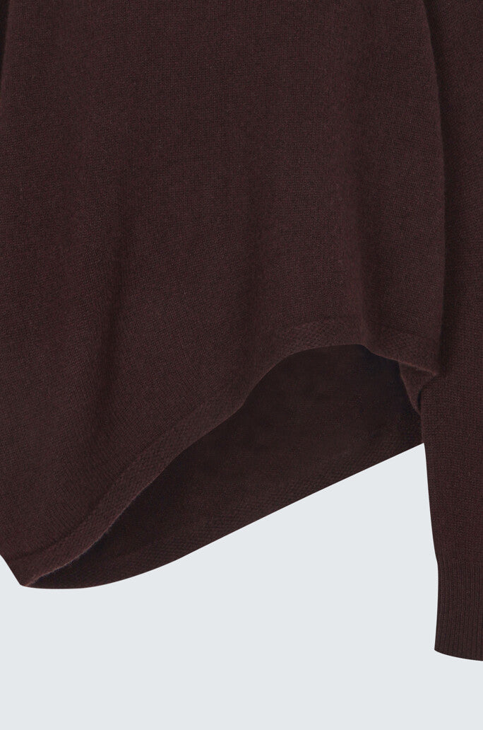 Cashmere Unbalance Crop Knit Top