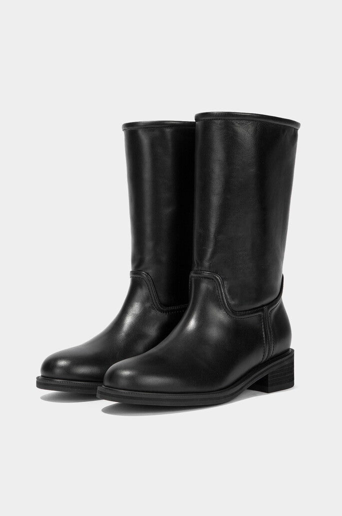 Middle Boots