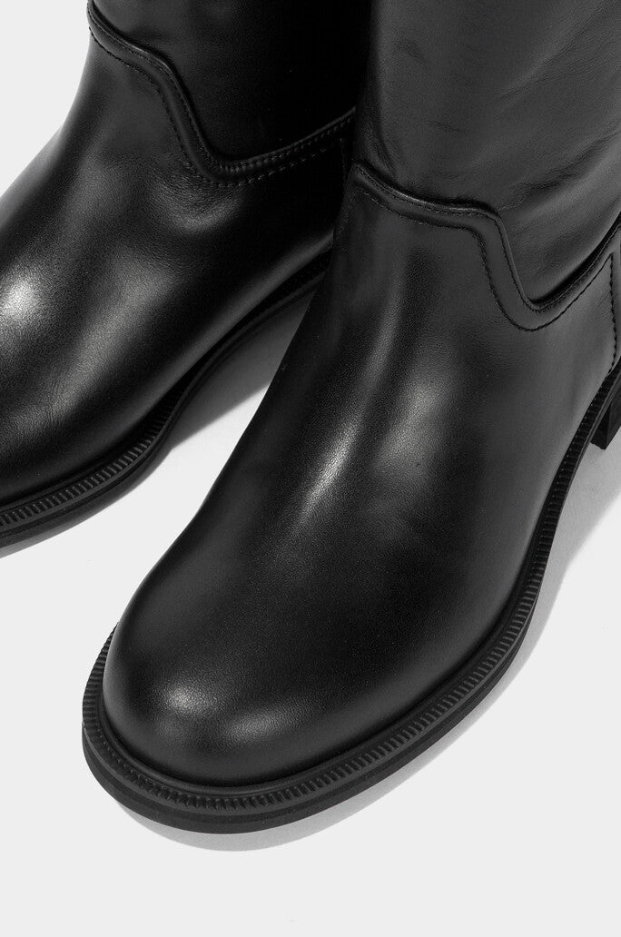 Middle Boots