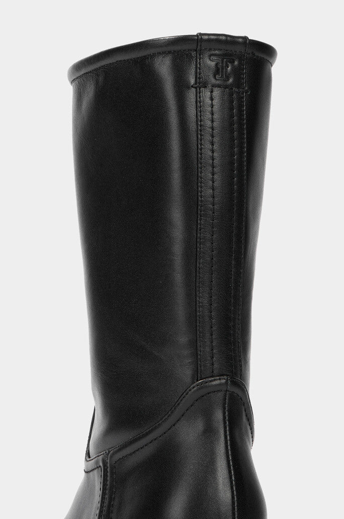 Middle Boots