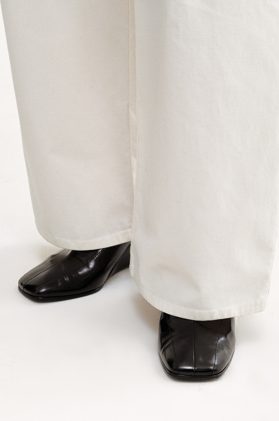 LEATHER MULES