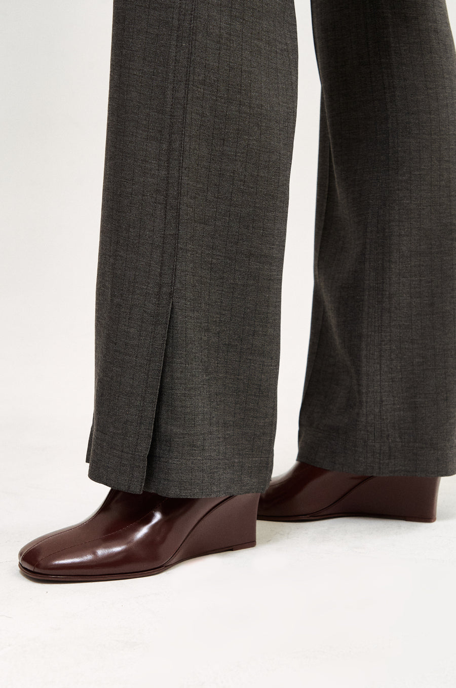 LEATHER MULES