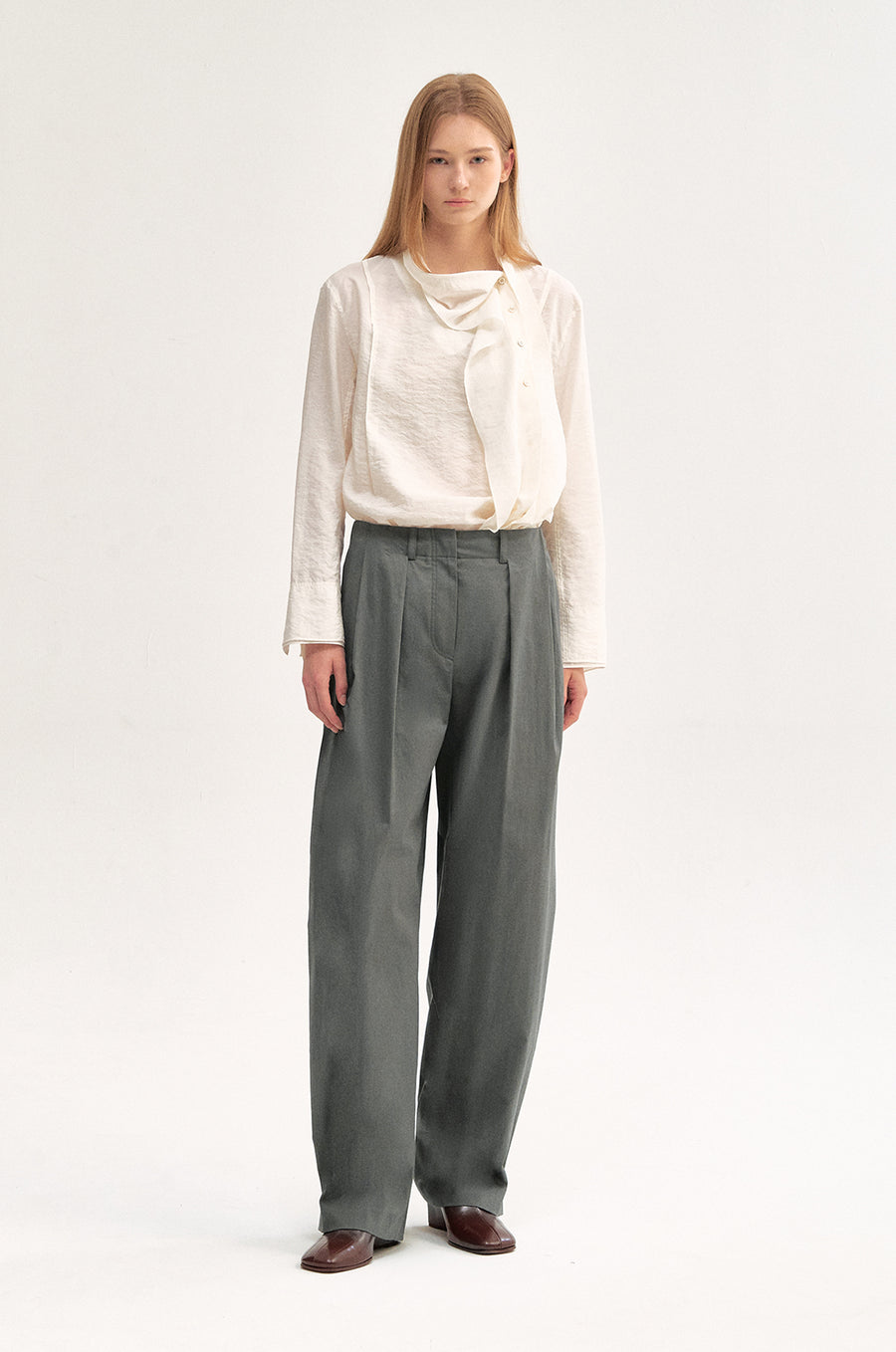 SIDE TUCK ADJUSTABLE WIDE PANTS