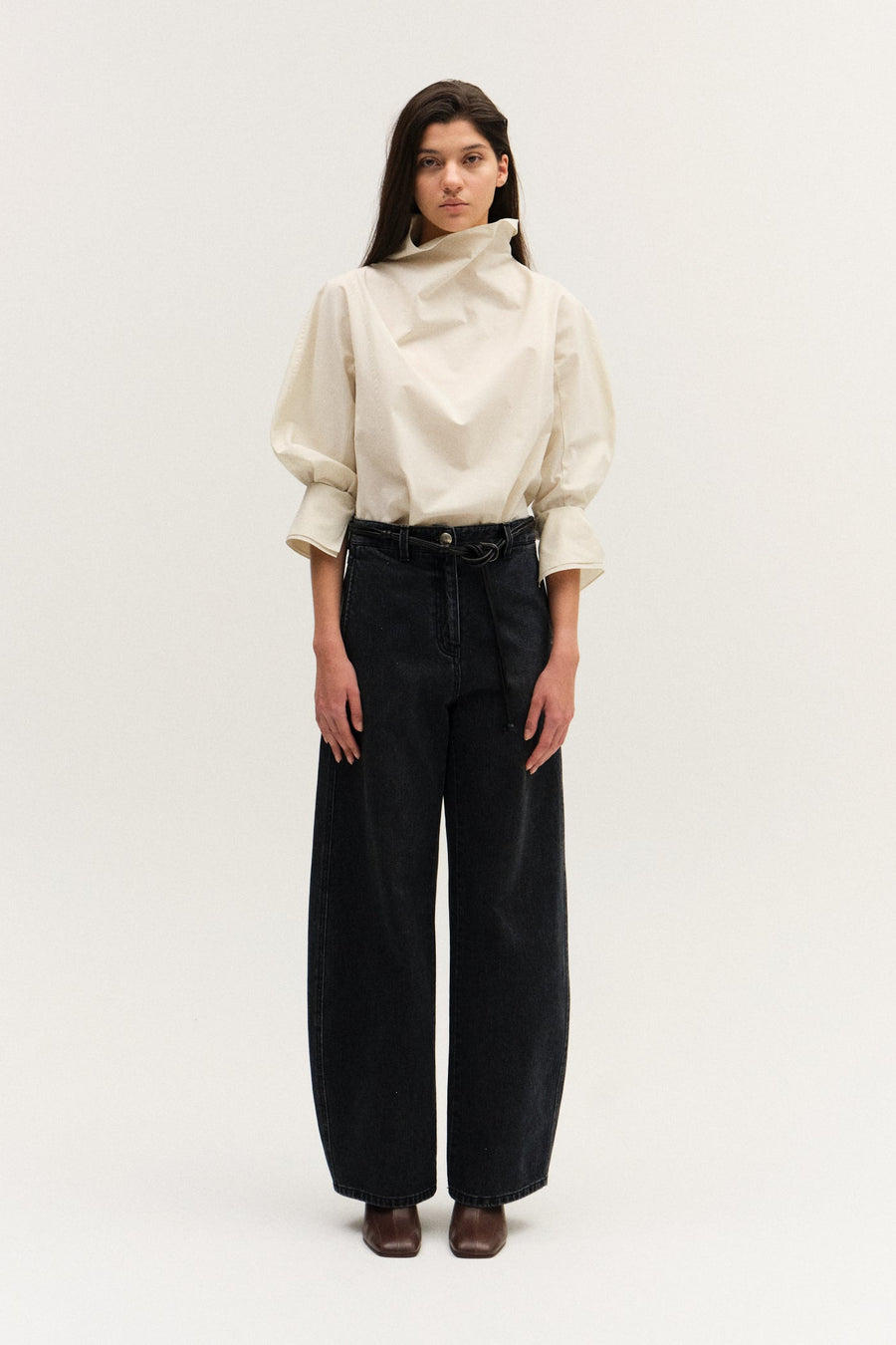 MOCK NECK BACK DETAILED TOP