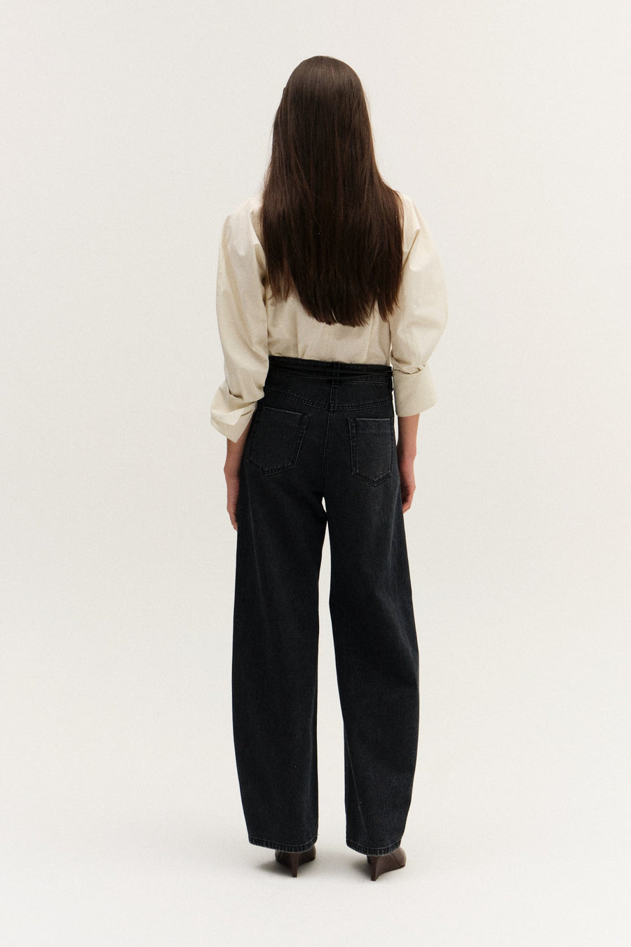 MOCK NECK BACK DETAILED TOP