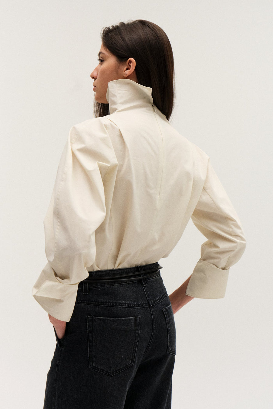 MOCK NECK BACK DETAILED TOP