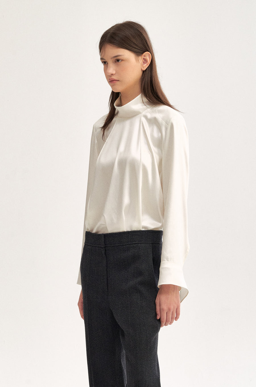 HIGH NECK SCARF SHAPE TOP
