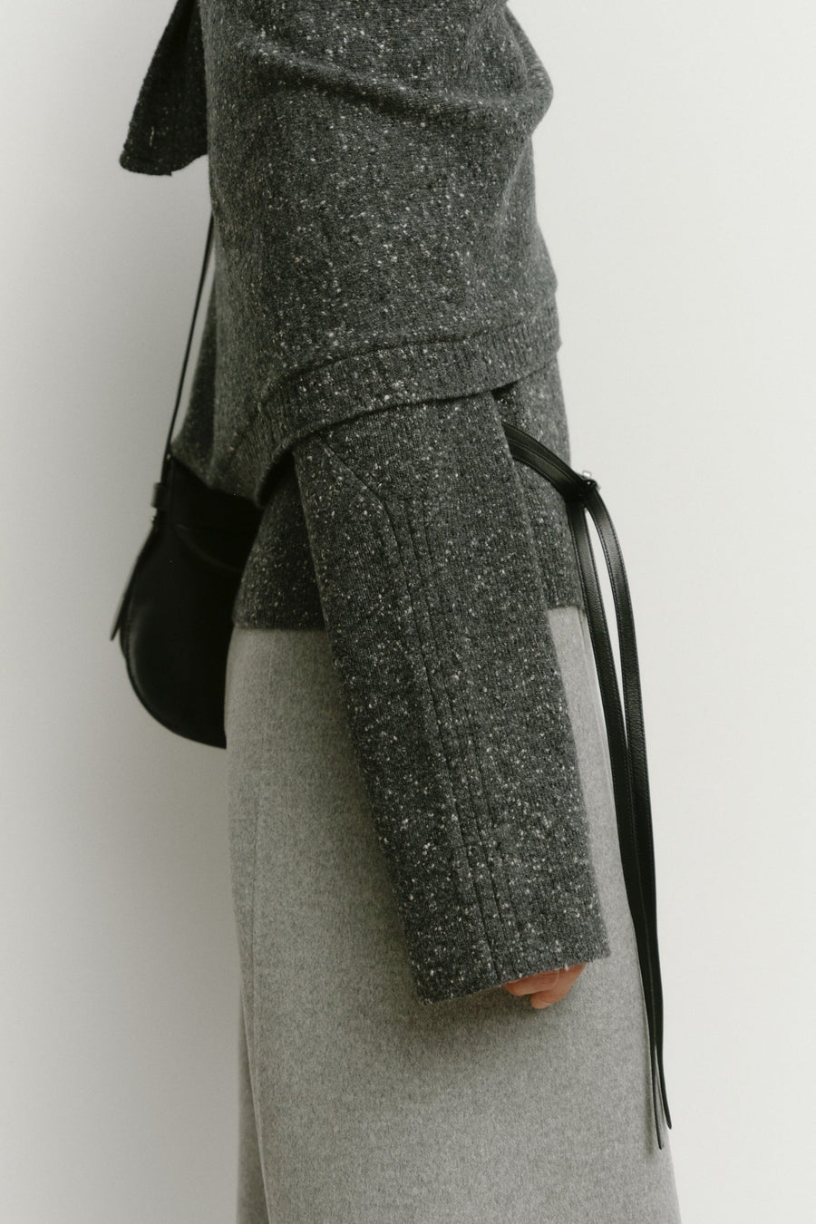 CASHMERE MOCK NECK BLEND KNIT TOP